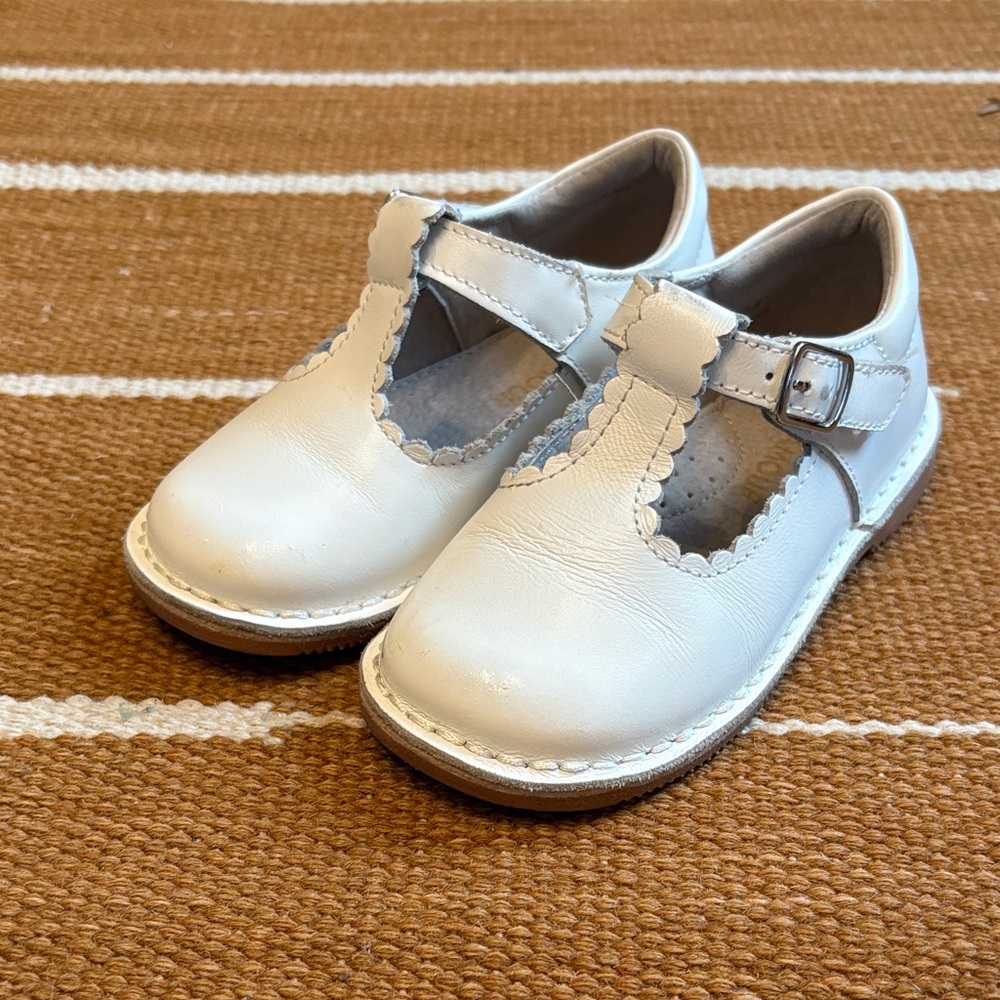 L’Amour Kids Selina Scallop White Kids T-Strap Flat
